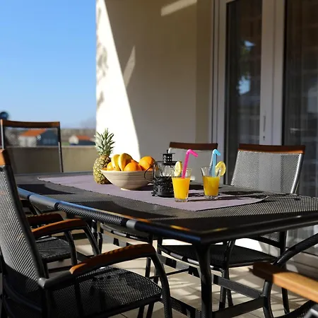 Villa House Mia *
