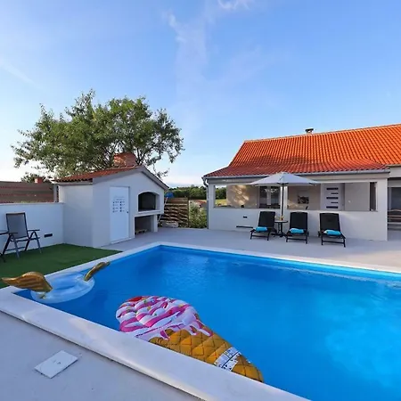 House Mia فيلة *