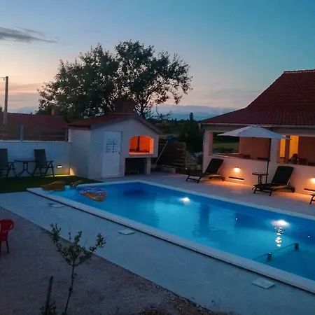House Mia