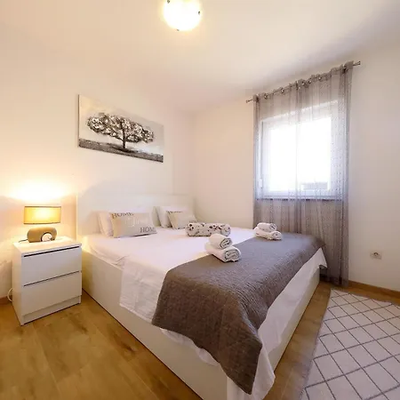 Villa House Mia Murvica (Policnik)